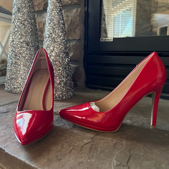 Red Stiletto Pumps 6.5 - Picture 4 of 4